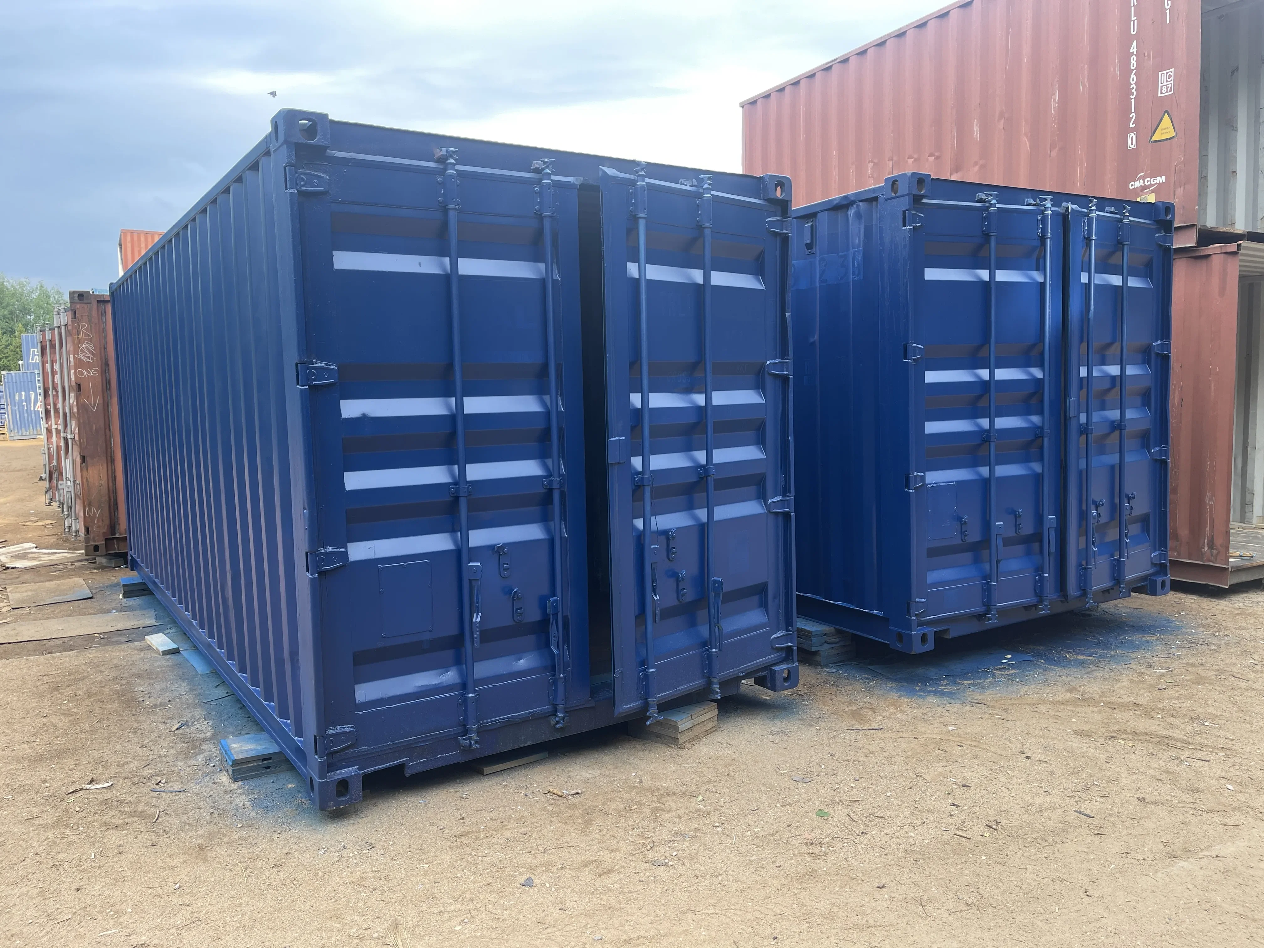 Купить контейнер 20 футов бу — окрашенный, герметичный, синий. 1